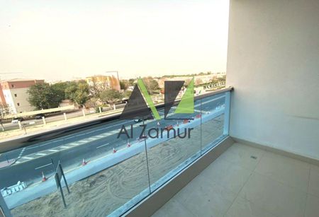 LAVISH 2BR |MASSIVE LAYOUT |FAMILY UNIT|NEAR METRO - Photo 2