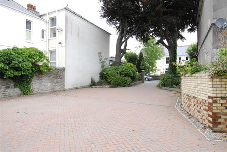 Grove House, 6 Beds, Grove House, Plymouth - Photo 3