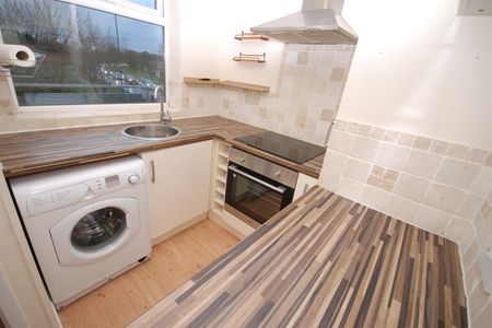 1 bed apartment to rent in Belsay Gardens, Gosforth, NE3 - Photo 3