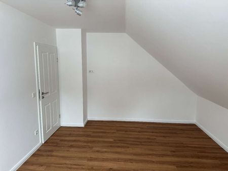 Erstbezug nach Sanierung! Großzügige 3-Zimmer-Wohnung zu vermieten! - Foto 5