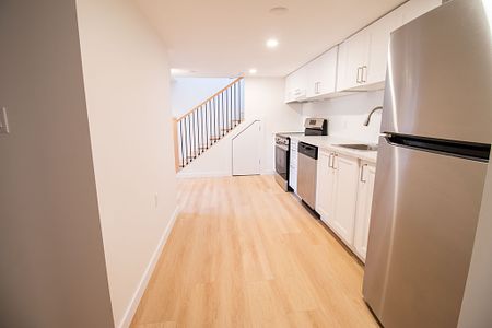 **BRAND NEW** 1 BEDROOM LOWER UNIT IN WELLAND!! - Photo 2