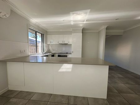 Large Family Home in Great Pimpama Location! - Photo 5
