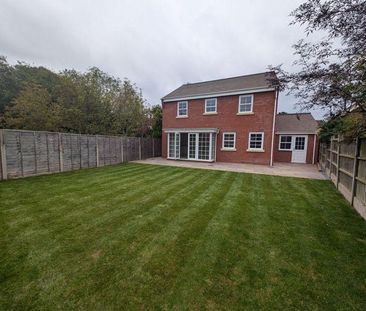 4 bedroom detached house to rent - Photo 2