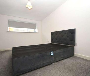 Hunters House, Edgeware Road, Swindon, SN1 - Photo 2