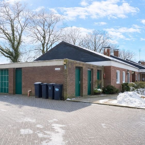 Renoviertes, ebenerdiges Reihenendhaus mit Terrasse und Garage in Bad Zwischenahn – Rostrup - Foto 1
