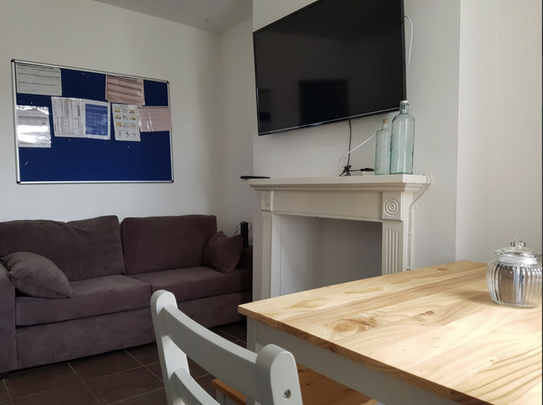 6 bedroom terraced house to rent - Photo 1