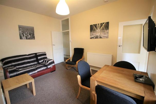 3 bedroom private hall to rent - Photo 1