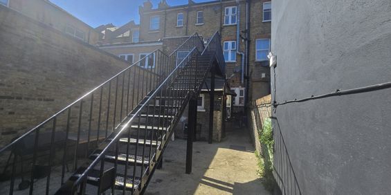 Bedsit, Maple Road, SE20 - Photo 3