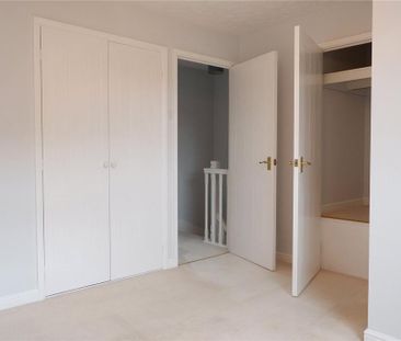 2 bedroom end of terrace house to rent - Photo 5