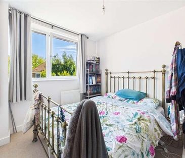 Cantelupe Road, East Grinstead, West Sussex, RH19 - Photo 5