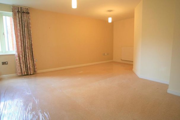 2 bedroom ground floor flat to rent - Photo 1