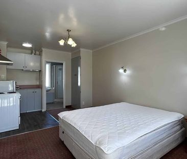 Studio Unit in Prime Riccarton Location - Photo 1