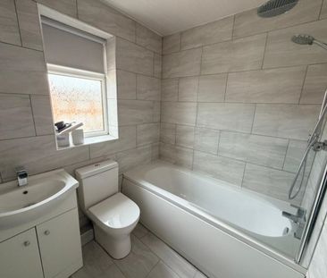 1 bed Apartment - To Let - Photo 5
