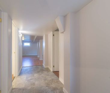 For Lease - 892 Baseline Road Unit# B, Cityview - Parkwoods Hills -... - Photo 2