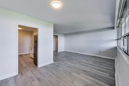 For Lease - 65 Thorncliffe Park Drive Unit# 1404, Toronto, Ontario - Photo 3