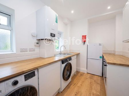 Studio to rent - Photo 3