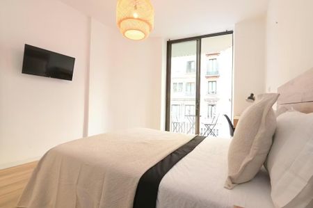 Carrer de Balmes, Barcelona, Catalonia 08006 - Photo 5