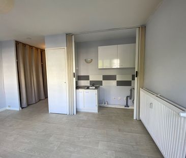 Location Appartement 1 pièce 25m² MONT ST AIGNAN 76130 - Photo 1