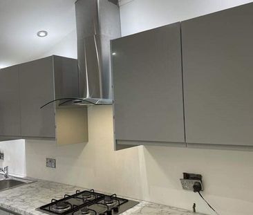 Room in a Shared House, Leigh Road, E6 - Photo 4