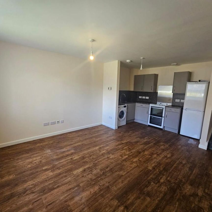 2 Bed House - Photo 1