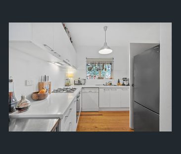 Serene Living In The Heart Of St Kilda East - Photo 5