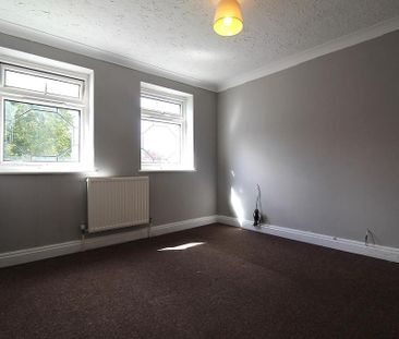 4 bedroom detached house to rent - Photo 2