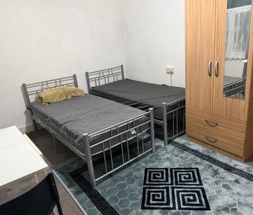 Room in a Shared House, London, E6 - Photo 2