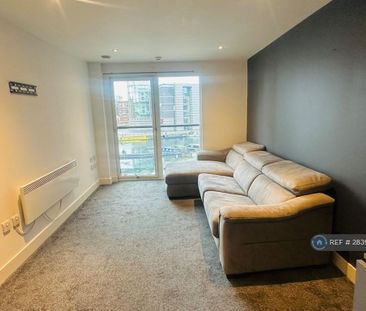 1 bedroom flat to rent - Photo 2