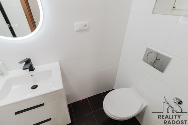Pronájem bytu 2+1 70 m² - Photo 1