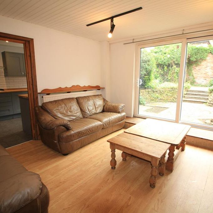 6 bedroom detached house to rent - Photo 1