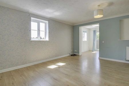 3 bedroom semi-detached house to rent - Photo 3