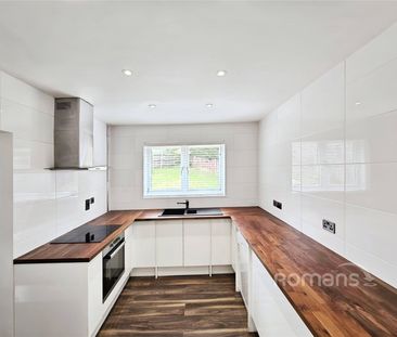 Elizabeth Gardens, Ascot, SL5 - Photo 4