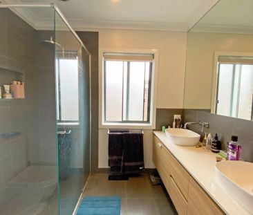 Craftsman Built Home - Photo 6