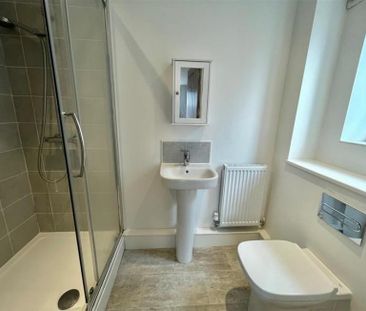 2 Bedroom Apartment To Let - Photo 5