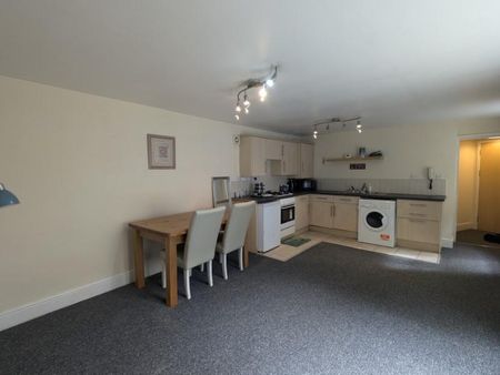 1 bedroom flat to rent - Photo 2