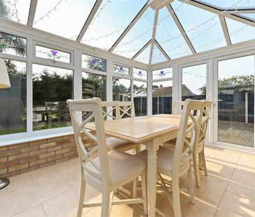 2 bedroom semi-detached bungalow to rent - Photo 3