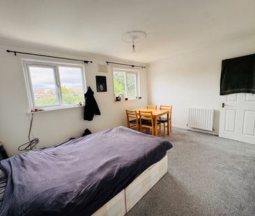 2 Bed Flat, Salisbury House, CR7 - Photo 2