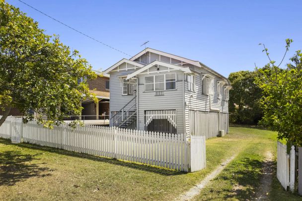 Charming Home In Kedron - Photo 1