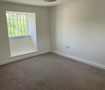 2 bedroom semi-detached house to rent - Photo 2