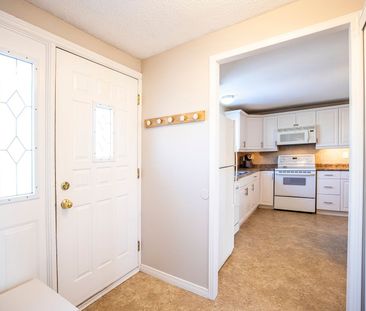 For Lease - 844 Grandview Drive, Oshawa, Ontario - Photo 5