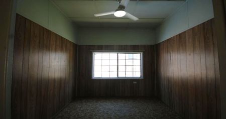 Cosy cottage home in Depot Hill. - Photo 2