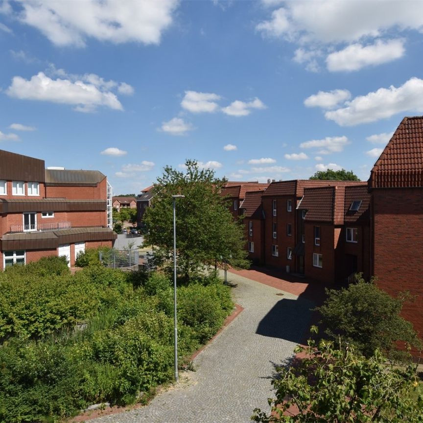 Helle 4 Zimmerwohnung + Balkon + Wannenbad +optional Garage in Brunsbüttel OTTO STÖBEN GmbH - Photo 1