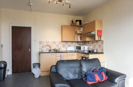 3 Bedrooms Flat 6 Headingley House - Photo 4