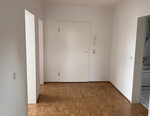 Helle 4-Zimmer-Dachgeschosswohnung in Leverkusen-Manfort - Foto 1