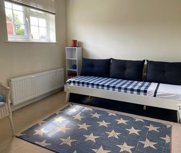2 bedroom mid-terrace to rent Elm Drive - Photo 4