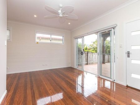 AT HOME IN HAMILTON - Photo 2