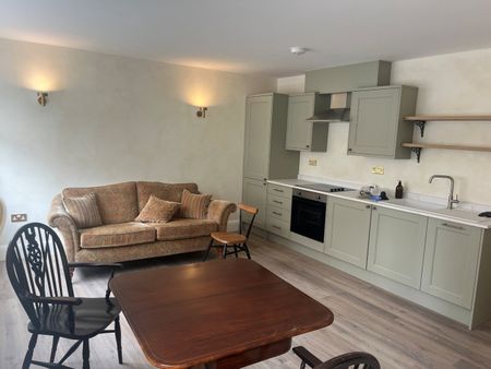 1 Bed Flat, Lower Hillgate, SK1 - Photo 5