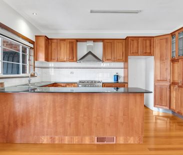 40 Balmoral Avenue, Pascoe Vale South VIC 3044 - Photo 3