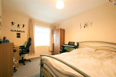 3 bedroom terraced house to rent - Photo 5