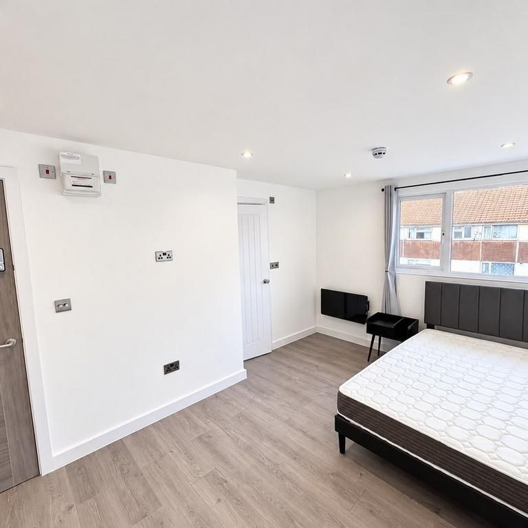 1 bedroom house of multiple occupation to rent - Photo 1